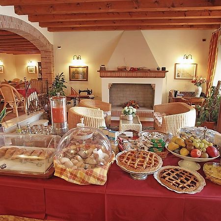 Hotel Faccioli Валеджо-суль-Минчо Экстерьер фото