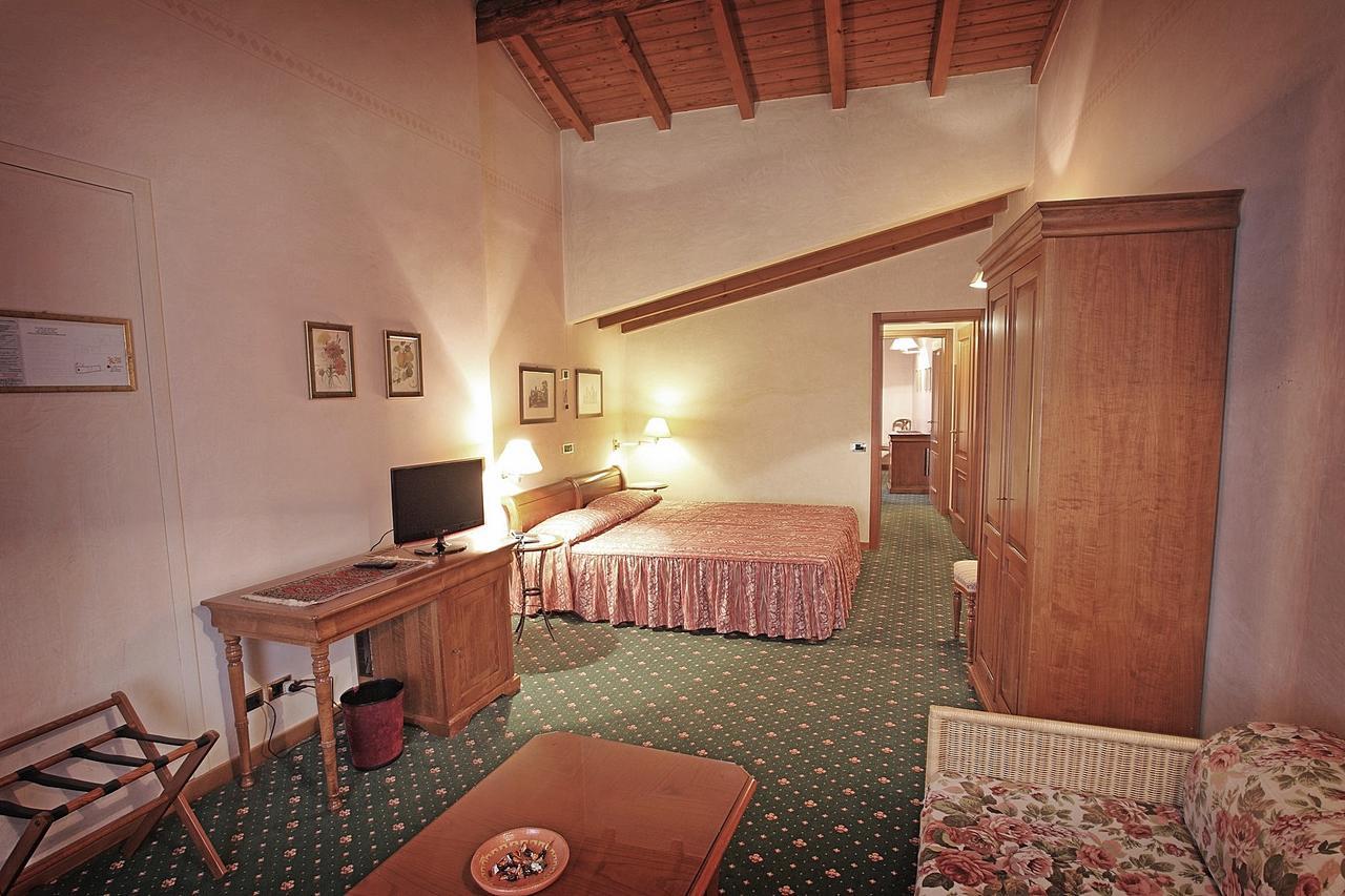 Hotel Faccioli Валеджо-суль-Минчо Экстерьер фото